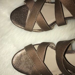 Bronze stretchy strap sandals